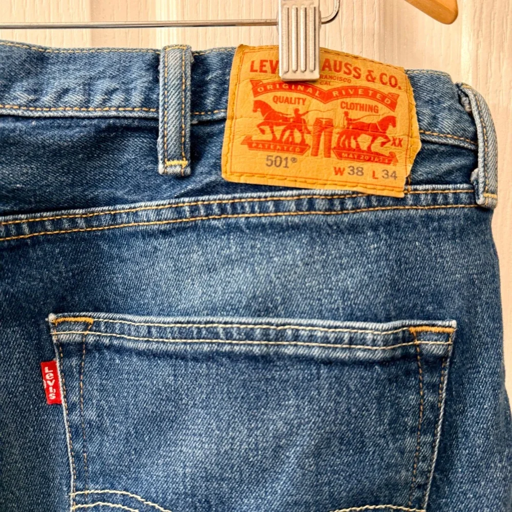 Levis excellent used